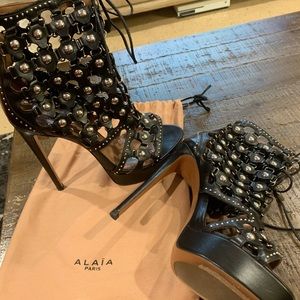 Alaina Paris High heel black studded
